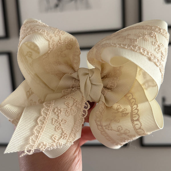 PREORDER FOR MID NOVEMBER Antique White Lace Layered Bow